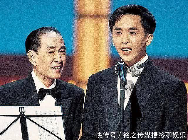  #恋爱#53岁邓兆尊宣布与第三任女友分手 新欢强势补位继续与3女同时恋爱