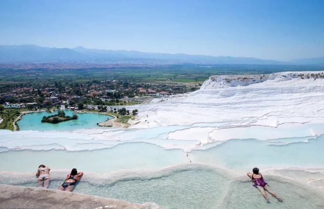 世界最“优美”的景点,来往的游客必须光脚参观,你知道在哪吗?