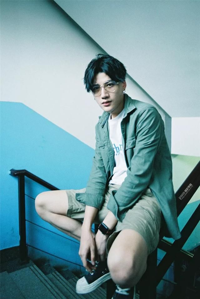 男生这样拍，路人甲秒变行走的画报!