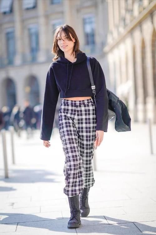  #底裤#打底裤已经失宠了！今年流行的是“豆腐裤”，遮肉显瘦又百搭