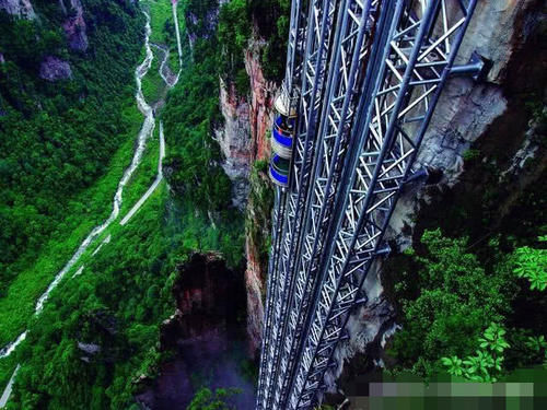 世界最高的电梯在中国，耗资近2亿元打造速度最快的电梯，就算恐