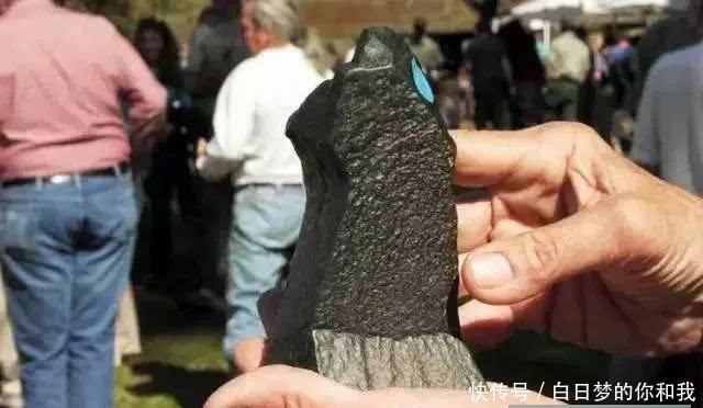  「玉石」谁说老外不玩奇石, 看看国外的石头市场是啥样!