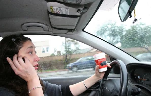 滴滴司机赶到约车点，顾客竟改乘出租，听到解释司机愣了