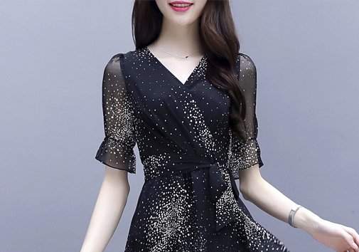 31岁老婆出门从不穿裤子，只穿这样的“冷风裙”，邻居都夸好看