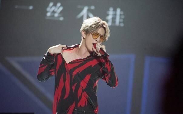 薛之谦李雨桐事件当事人最新动态，男方开演唱会，女方公司倒闭