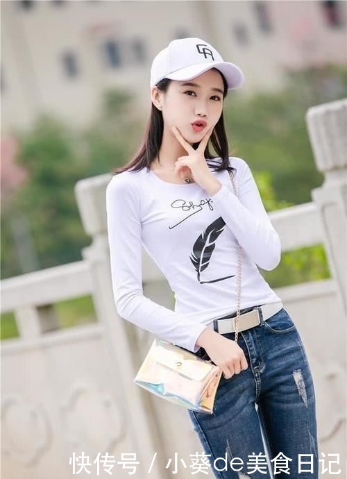 『气质』黑白搭配的效果,给人时尚大气的感觉,彰显现代年轻女性的气质!