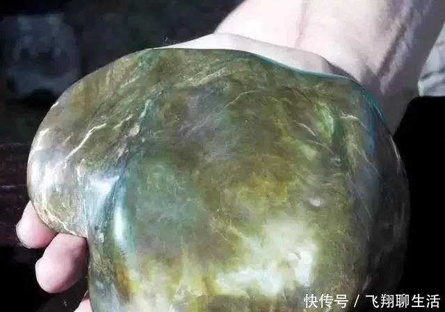  「玉石」谁说老外不玩奇石, 看看国外的石头市场是啥样!