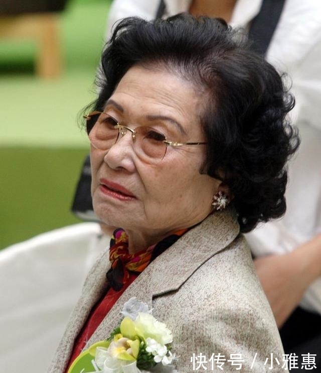  「新鸿基」香港老太花200亿内地买地，再花300亿盖楼，不用跟银行借一分钱