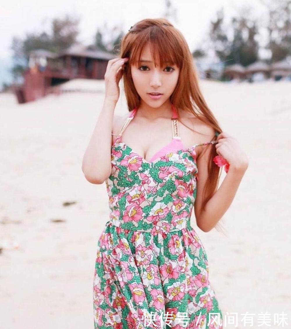 别样:美女用一袭碎花吊带裙, 搭配出别样的俏美体验