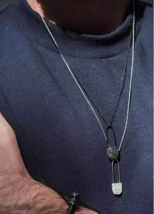 一枚全能型的“别针”珠宝凭什么引爆了时尚界?