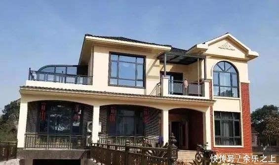 农村实行一户一宅，多处的宅基地，怎么转让才不违法呢