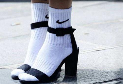高跟鞋和袜子组CP, 你没穿过的不代表不时尚,还不进来看看