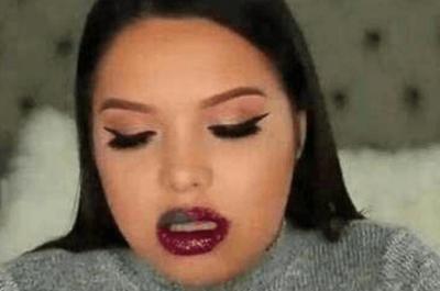 女子作死在嘴巴上涂100层口红, 张嘴的那一刻女子疼的吸凉气！