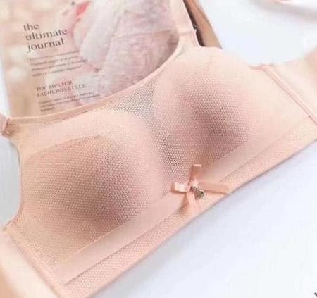 胸小可以不穿内衣?这三个理由让你乖乖穿回内衣!