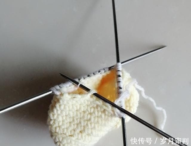  『漂亮』漂亮的花朵毛线鞋，居家摆设或是孩子穿都是不错的选择
