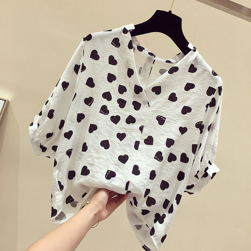 厉害了,表姐穿的精致小衫高贵又美嫩,居然都火到国外了