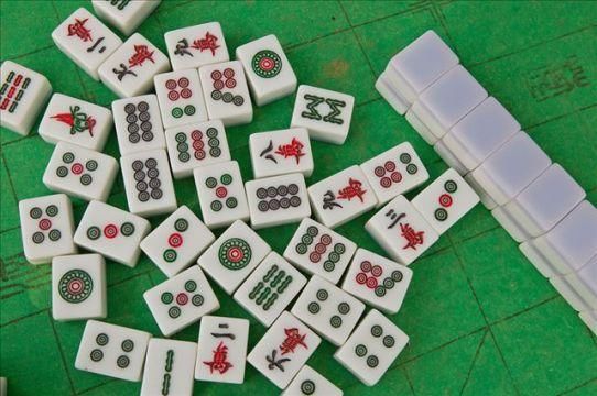 打麻将怎么能快速听牌,快速自摸?且看小编三招
