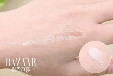 混油敏感肌在盛夏妄想不闷痘不出油The first step需要最轻薄呵护