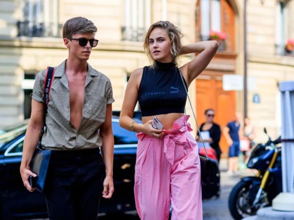 天气热skr人了你却还在害怕穿吊带?挑对了才能拯救身材!