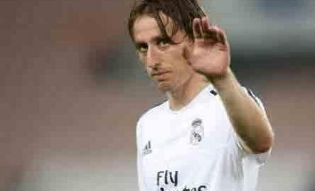 时隔十一年,FIFA世界足球先生再回中场位置,这次是否毫无争议