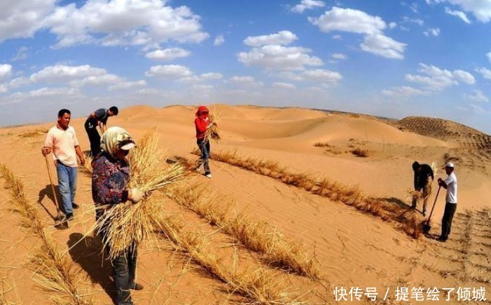 中国人仅用40年就将水库建在了沙漠上, 外国人： 了不起!