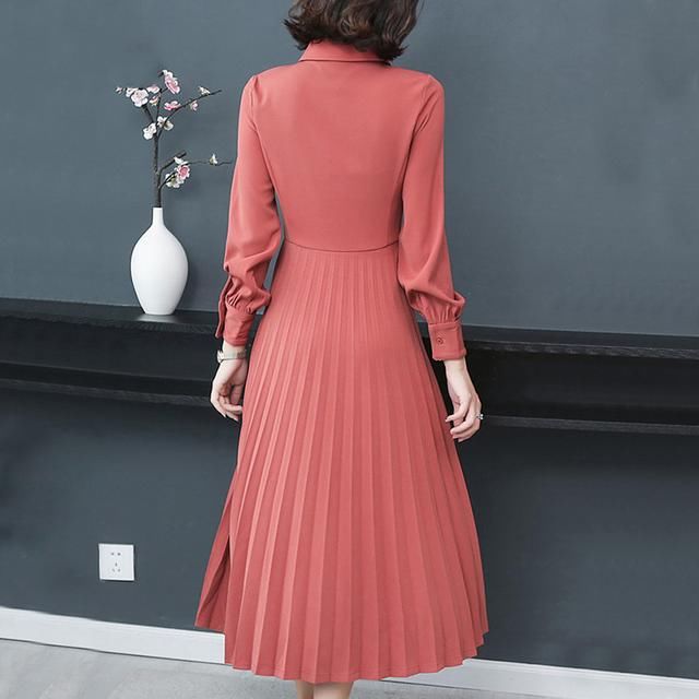 让我日思夜想的“酒红”秋裙，竟比旗袍还高雅大方！国庆穿贼好看