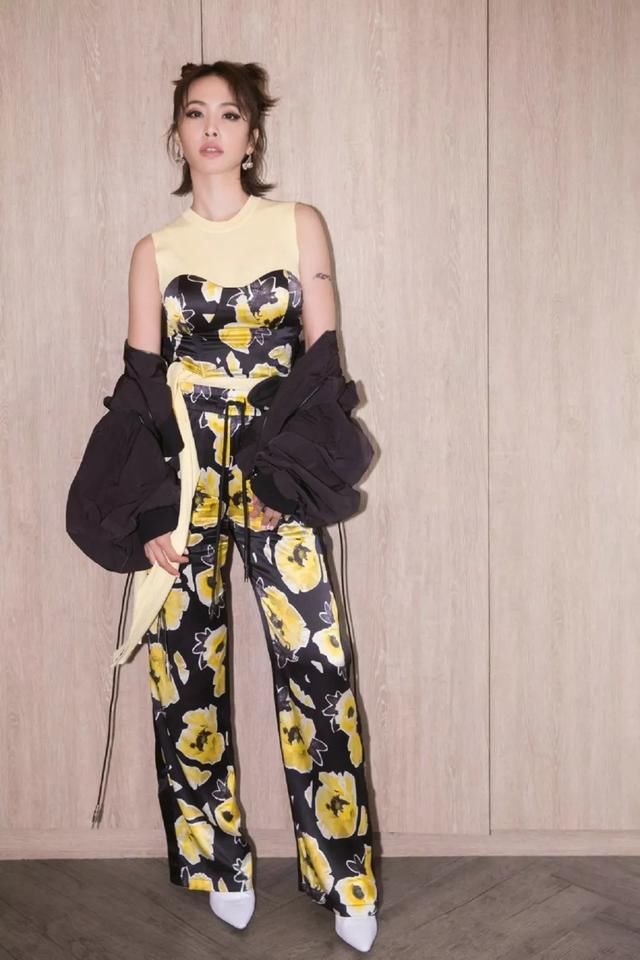 一秒钟让我变慵懒性感又高级的换季装备是啥?