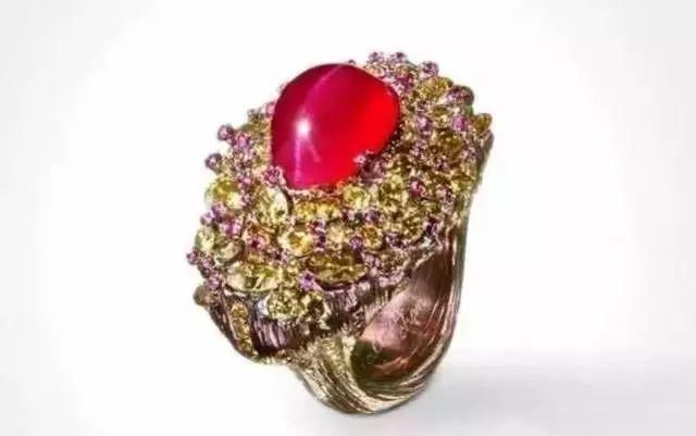 美得无与伦比!有一种美，叫翡翠镶嵌!