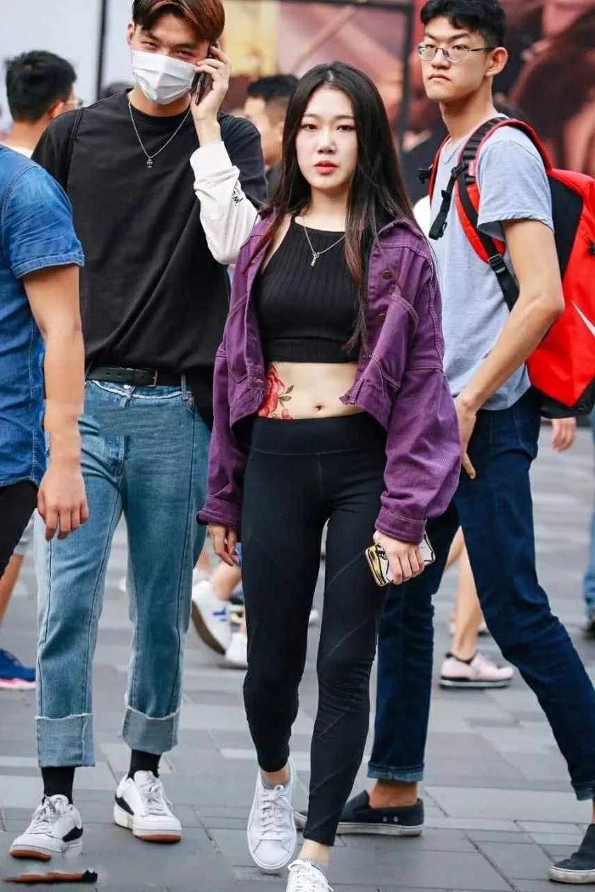 最萌身高差的情侣，小姐姐这身材很完美纹身非常靓眼