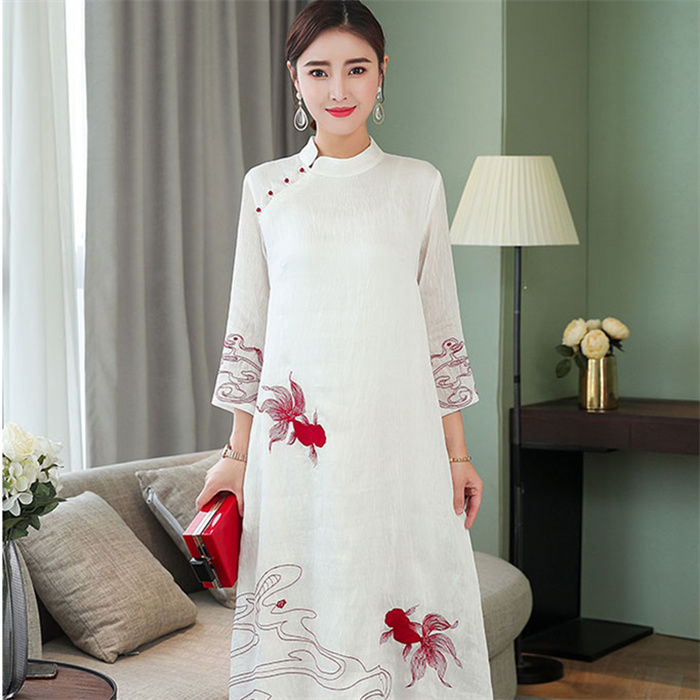 无论哪个年龄的女人穿上旗袍都让人挪不开眼，美到炸