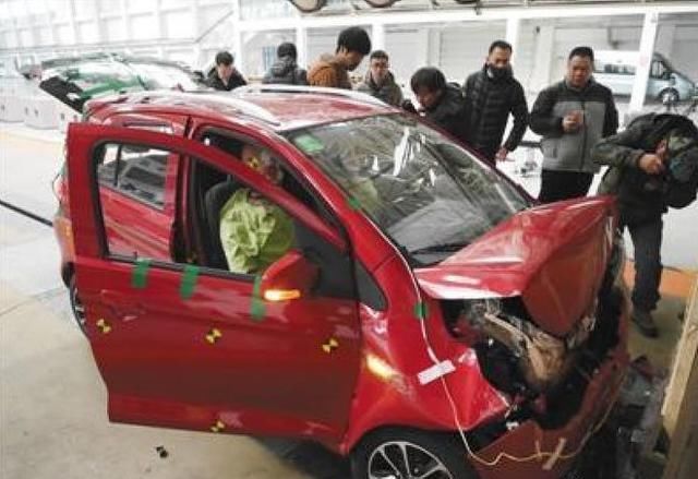 售价不到10万，马路上真正的“霸主”，国家终于准备出面打压？