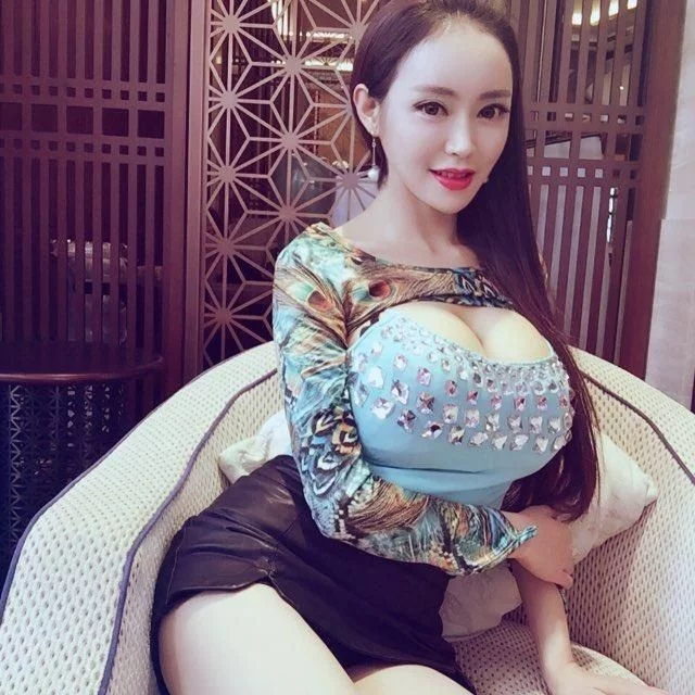 新晋女神拥有G奶豪乳,身材完虐柳岩,网友:上身要挤爆了-壹河南1hn.org