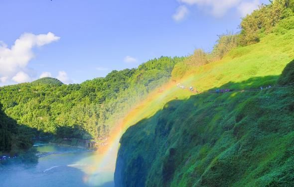 国内最大的瀑布，还原“花果山水帘洞”，引无数游客惊呼