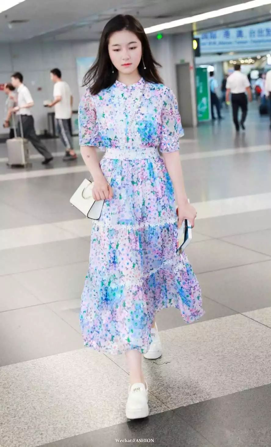 明星 | 孟美岐机场大玩“下半身失踪” 韩雪太会穿献上我的膝盖