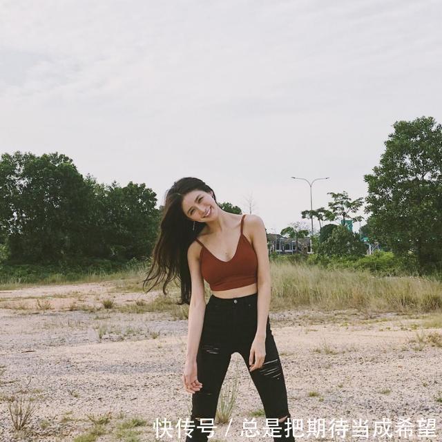  「时髦」今年最火的“BM风”穿搭，时髦又减龄，又成小个子穿衣榜样