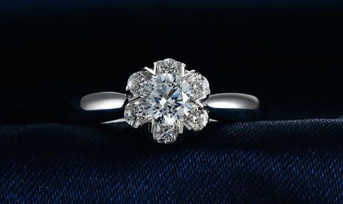  [玉石]白金钻戒、玉石首饰、其他珠宝如何佩戴更显尊贵呢？