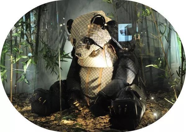 带喵星人出门还是汪星人呢?今年最流行的包包是它们!