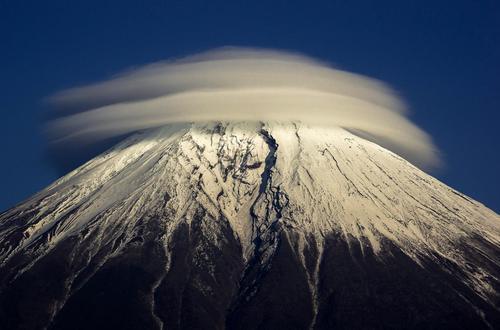 日本最自豪的国家象征,沉默几百年,外媒却说是个“定时炸弹”