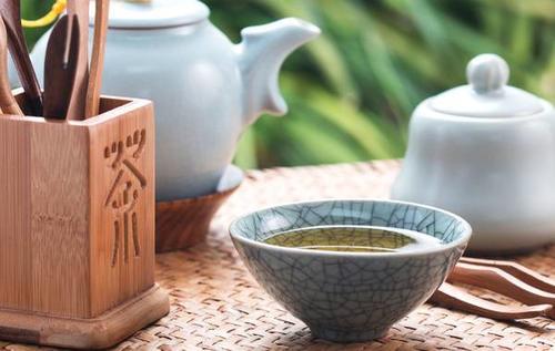 一种长在树上的天然“胰岛素”，刮下来泡水喝，血糖蹭蹭往下降