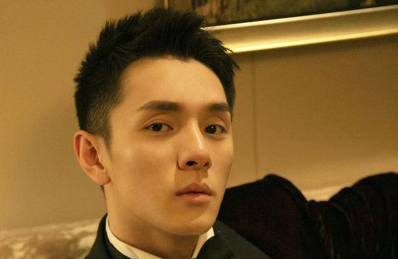 #控制#李佳琦直播diss爱马仕口红，表情真实并且逐渐失去控制