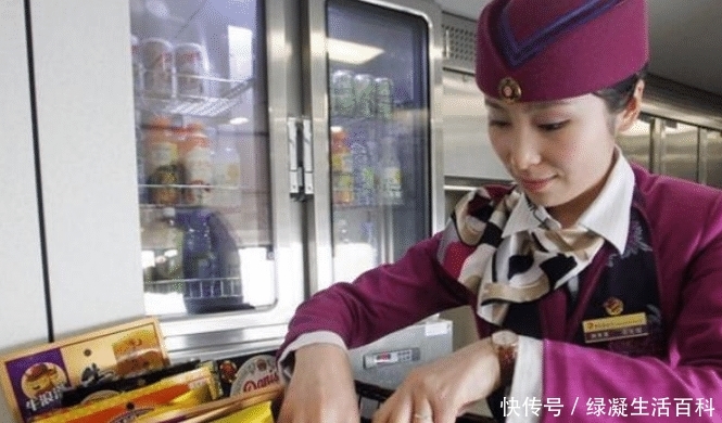高铁动车乘务员一个月，工资大概有多少？看完羡慕了