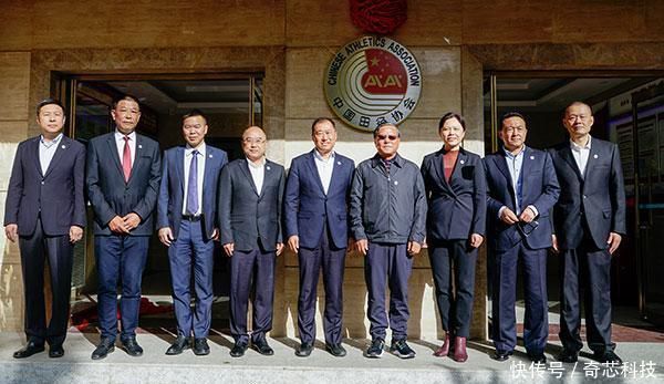 中国田径协会启动实体化运作机制 新会标