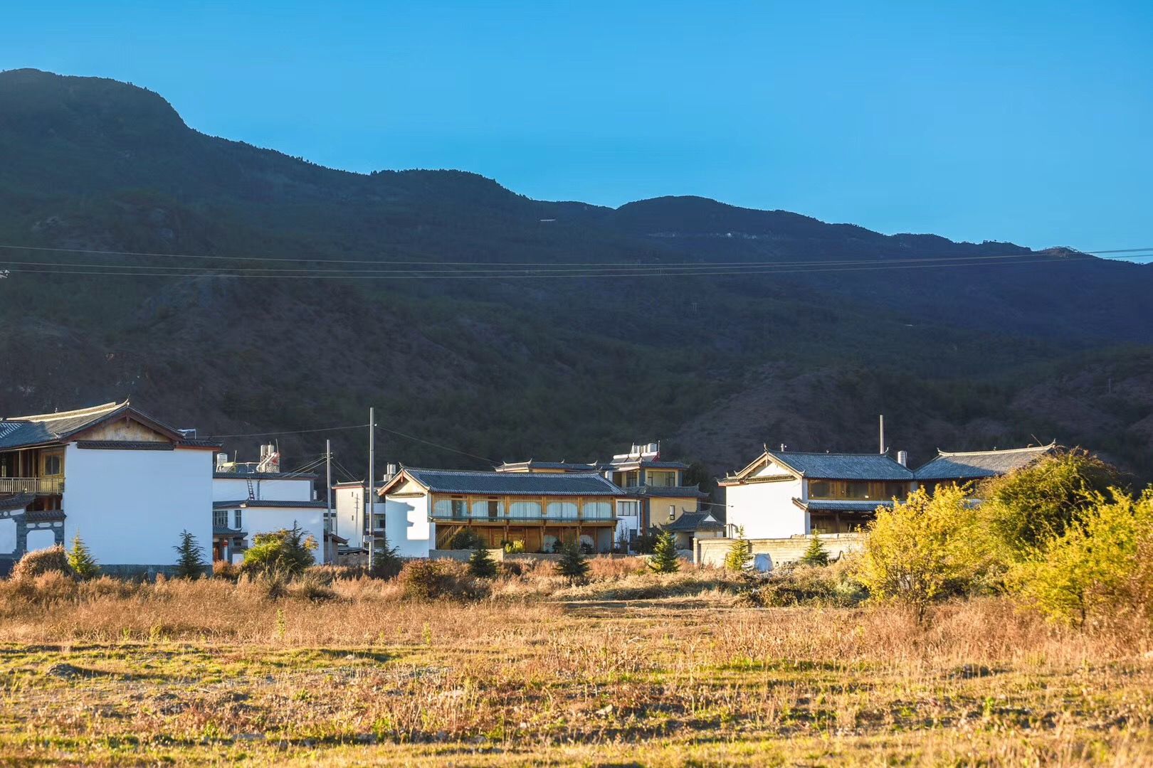 国内三个曾经最骄傲的旅游城市，如今两个在坚持，另一个跌下神坛