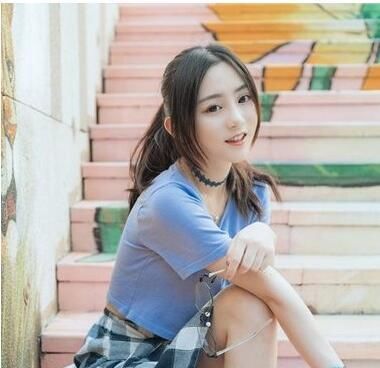 气质中分长刘海发型扎头发，不止是不羁哦!