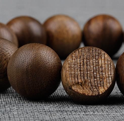 过时手串扔了吧，一夜间轰动文玩界的“流氓串”，独领风骚数百年