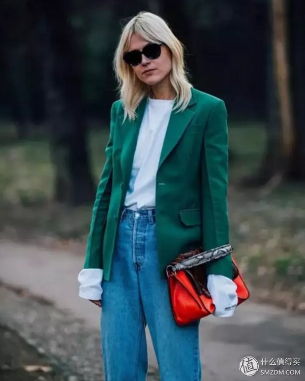 做好穿搭加减法，告别白T恤的路人感