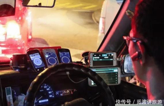 为什么香港出租车司机，方向盘周围会有十几部手机？涨知识了！