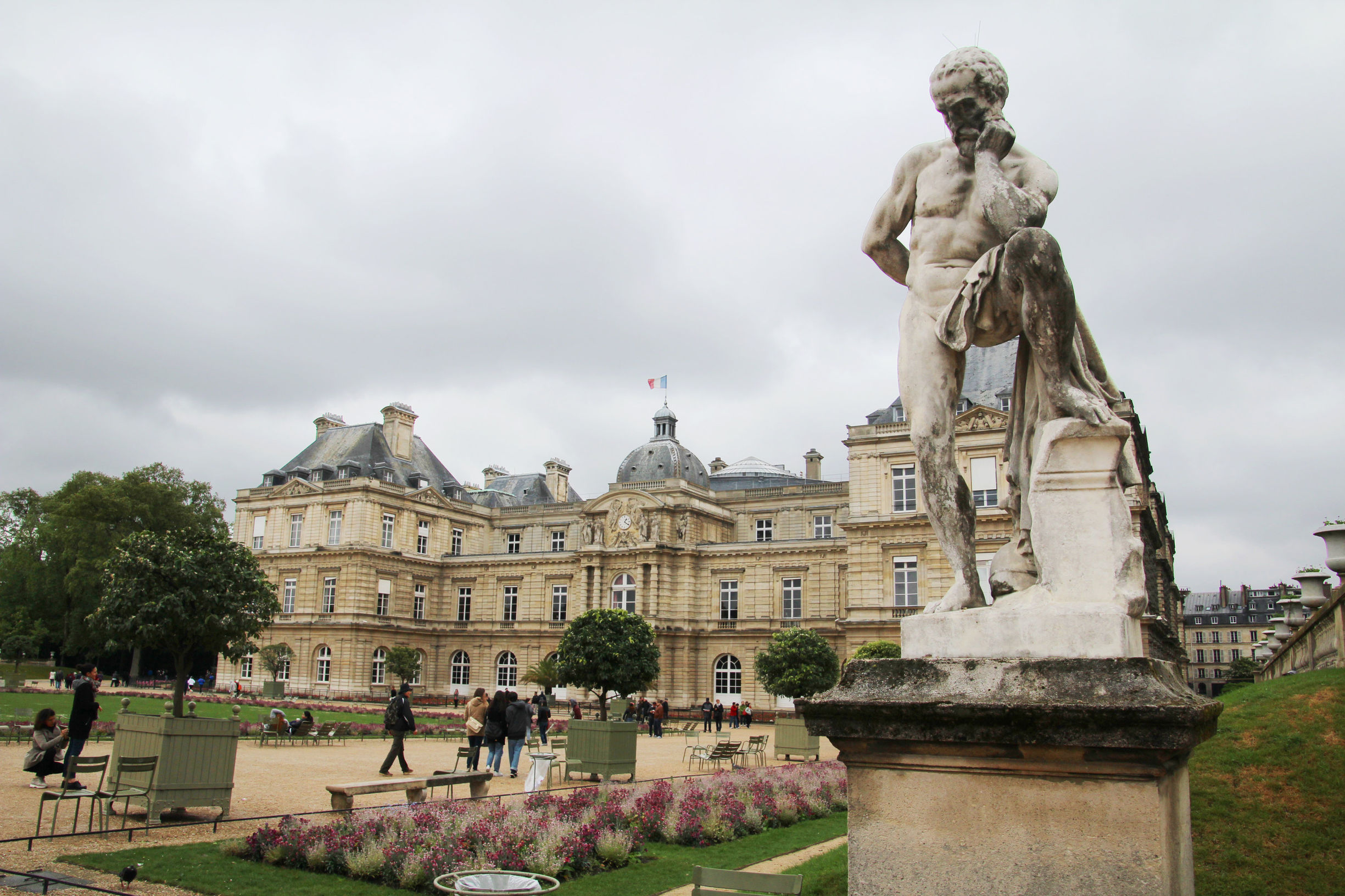 人口不足60万小国却拥有世界最大钢企，员工32万年产钢铁1.3亿吨