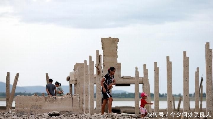 泰国遭遇十年一遇干旱 被水库淹没的寺庙“重见天日”（组图）