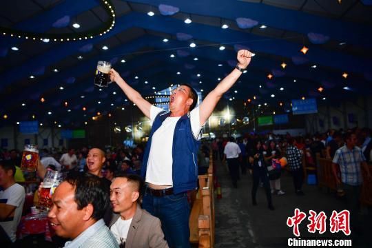 慕尼黑啤酒节再访昆明 搭起中德民族文化交流平台